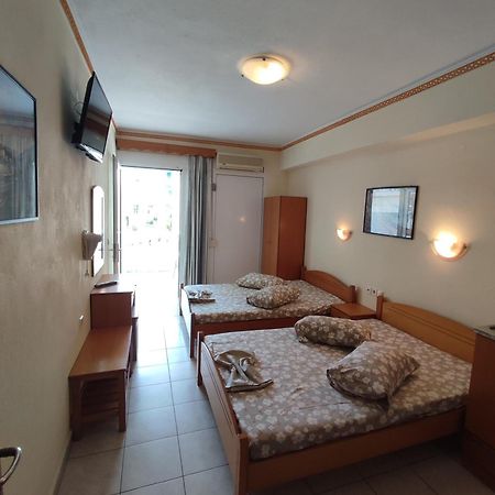 Villa Cosmos Inn Olympiakí Aktí 외부 사진