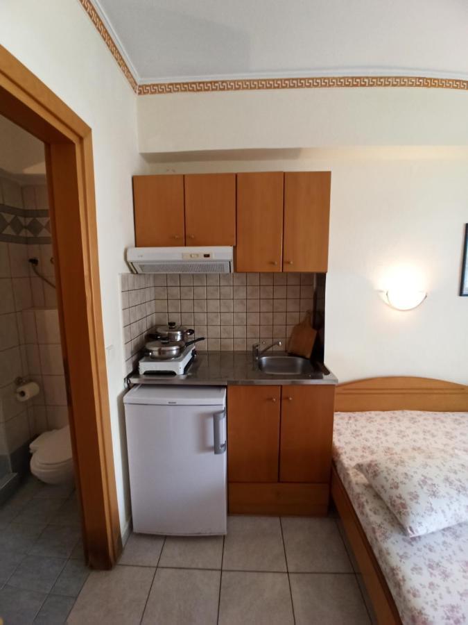 Villa Cosmos Inn Olympiakí Aktí 외부 사진