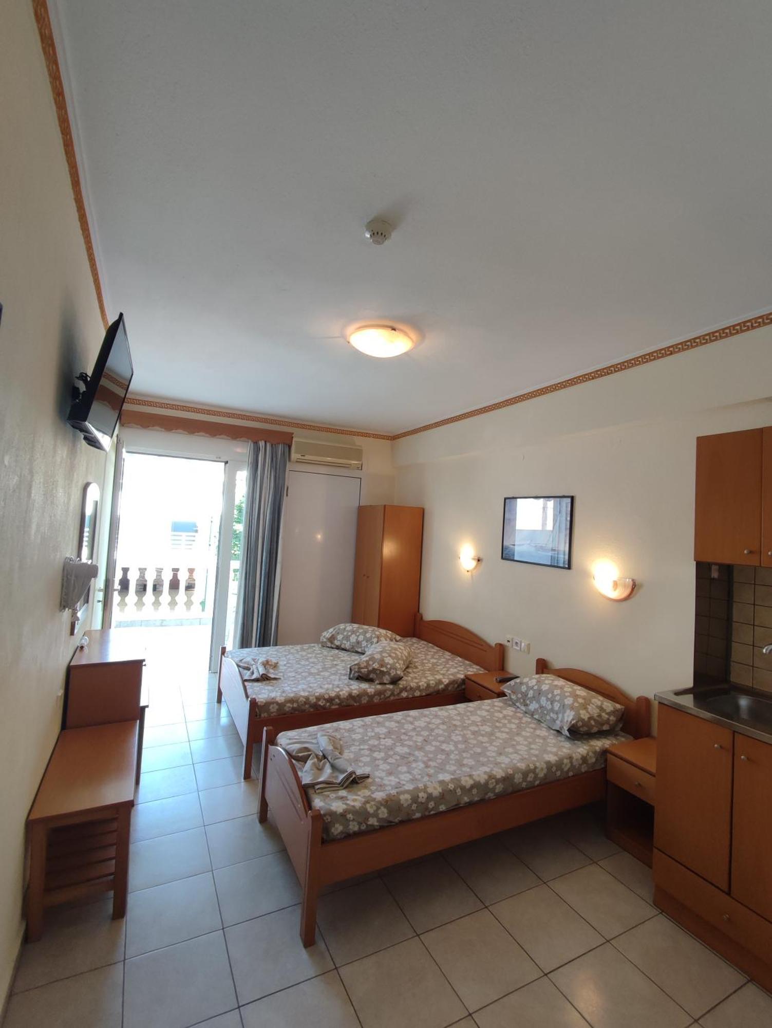 Villa Cosmos Inn Olympiakí Aktí 외부 사진